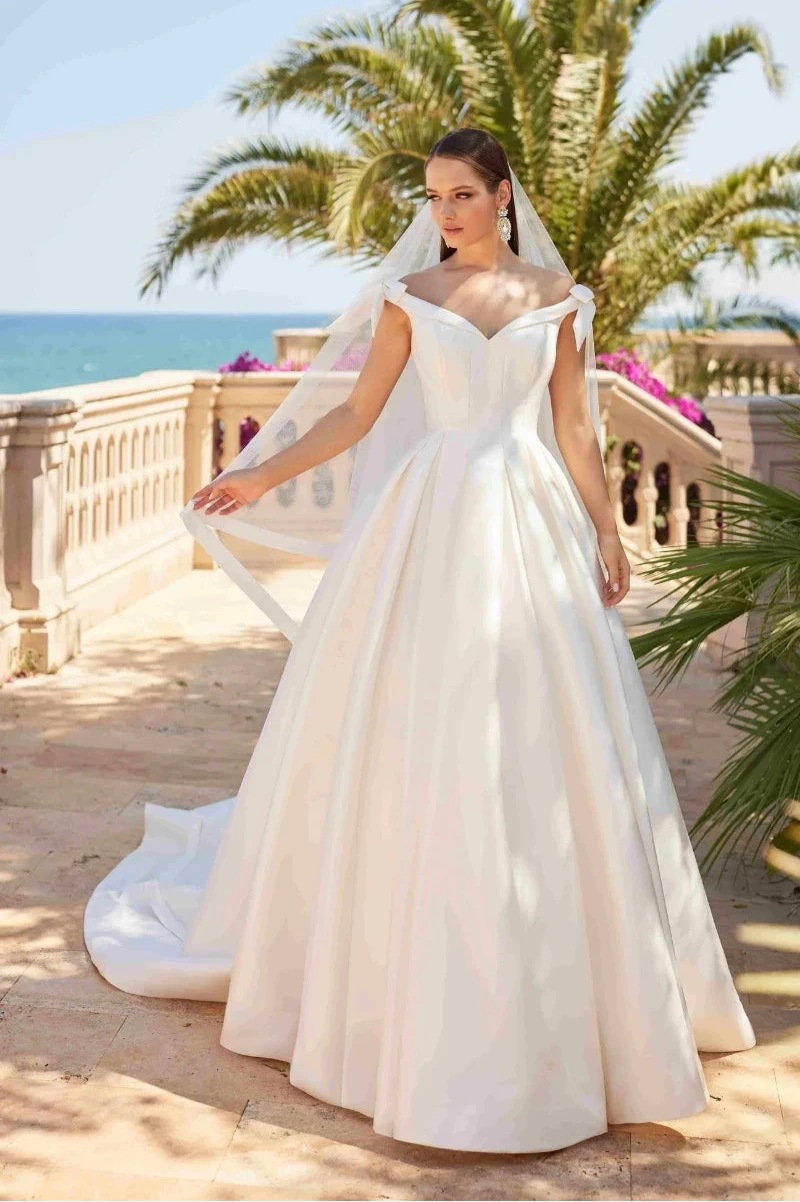 Princess Wedding Dress in Mikado and Tulle with Off-Shoulder Bow