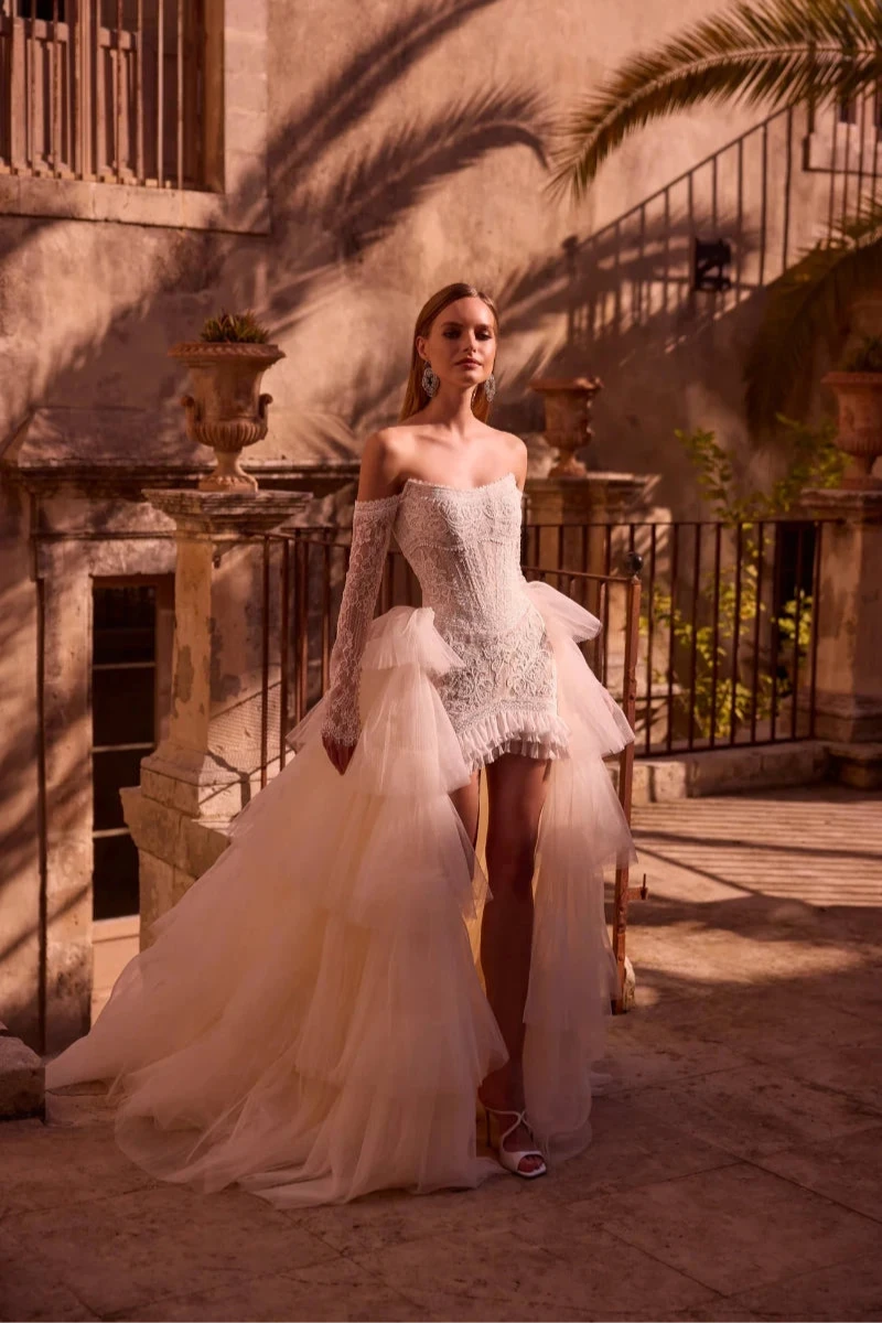 Tulle Overskirt with Pearl Belt: Elegance and Romance for Your Special Day