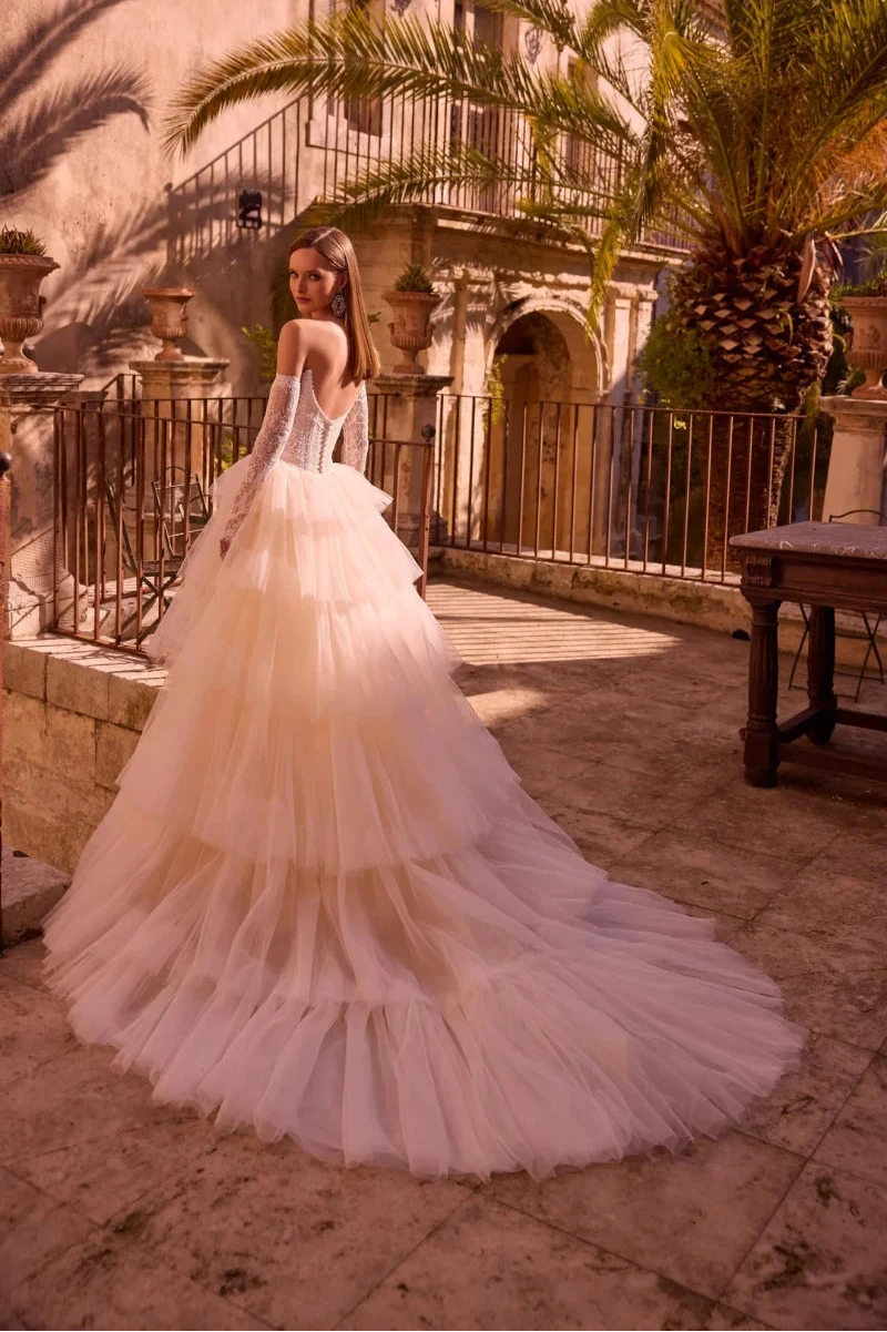 Tulle Overskirt with Pearl Belt: Elegance and Romance for Your Special Day