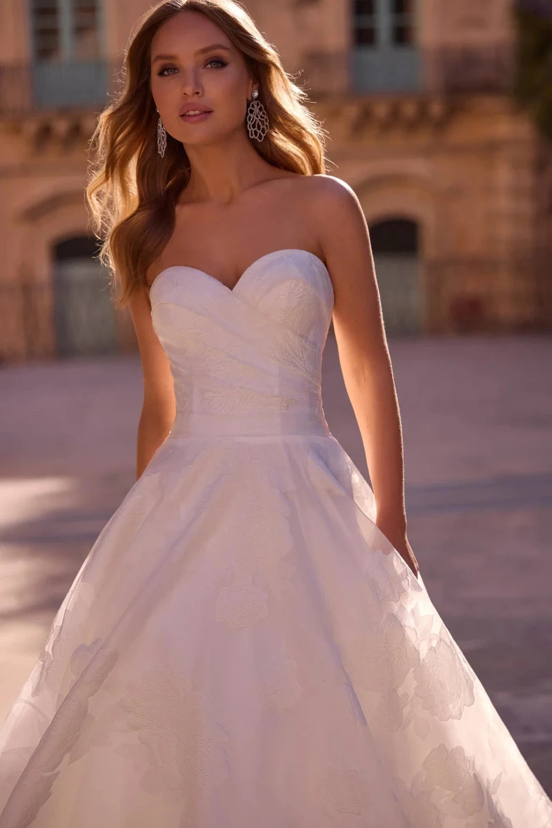 A Princess Organza Wedding Dress with Detachable Sleeves