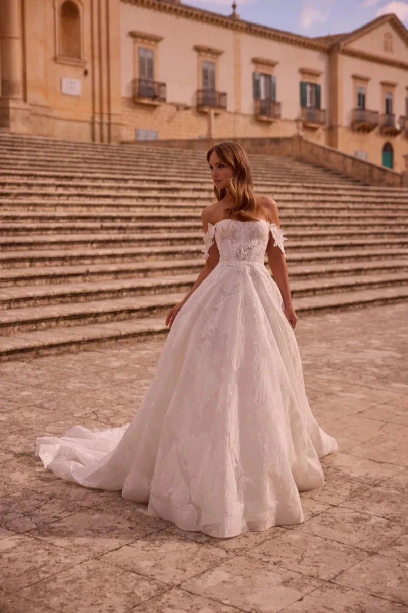 Princess Tulle Wedding Dress with Sweetheart Neckline and Detachable Cap Sleeves