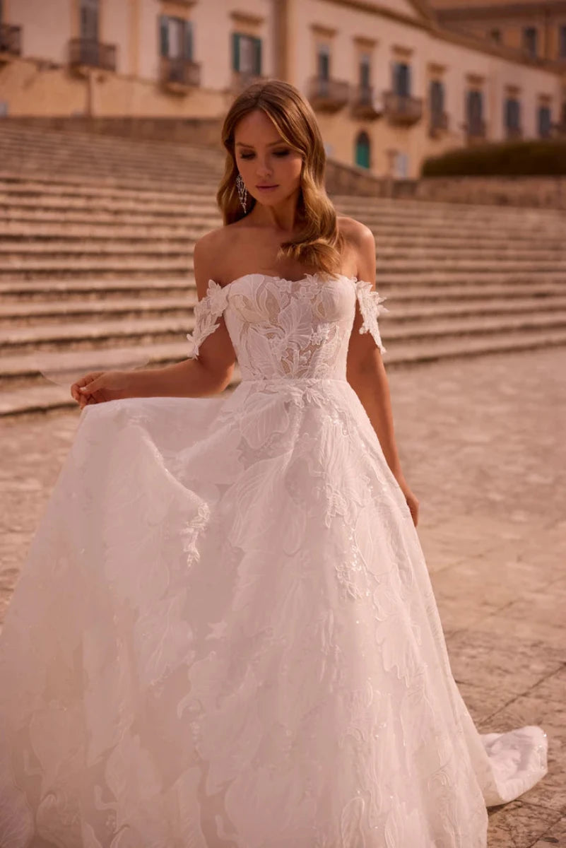 Princess Tulle Wedding Dress with Sweetheart Neckline and Detachable Cap Sleeves