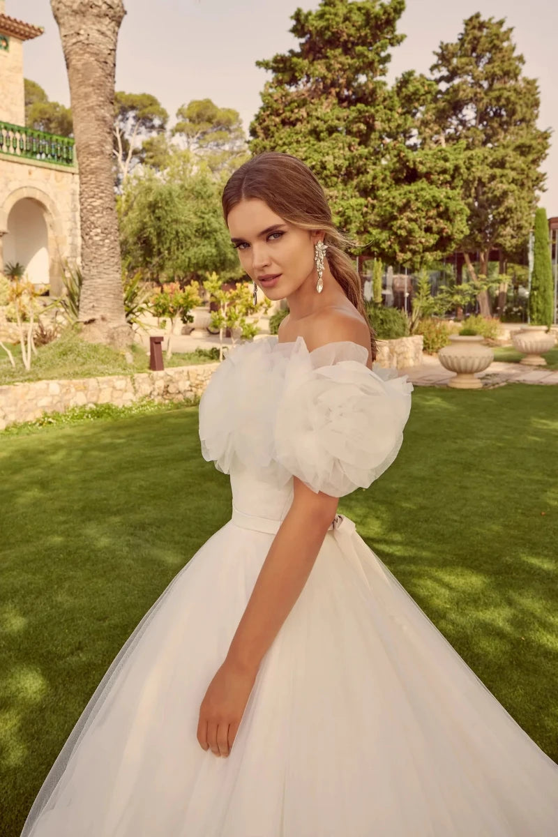 Abito da Sposa Principesco in Tulle con Dettagli Floreali 3D
