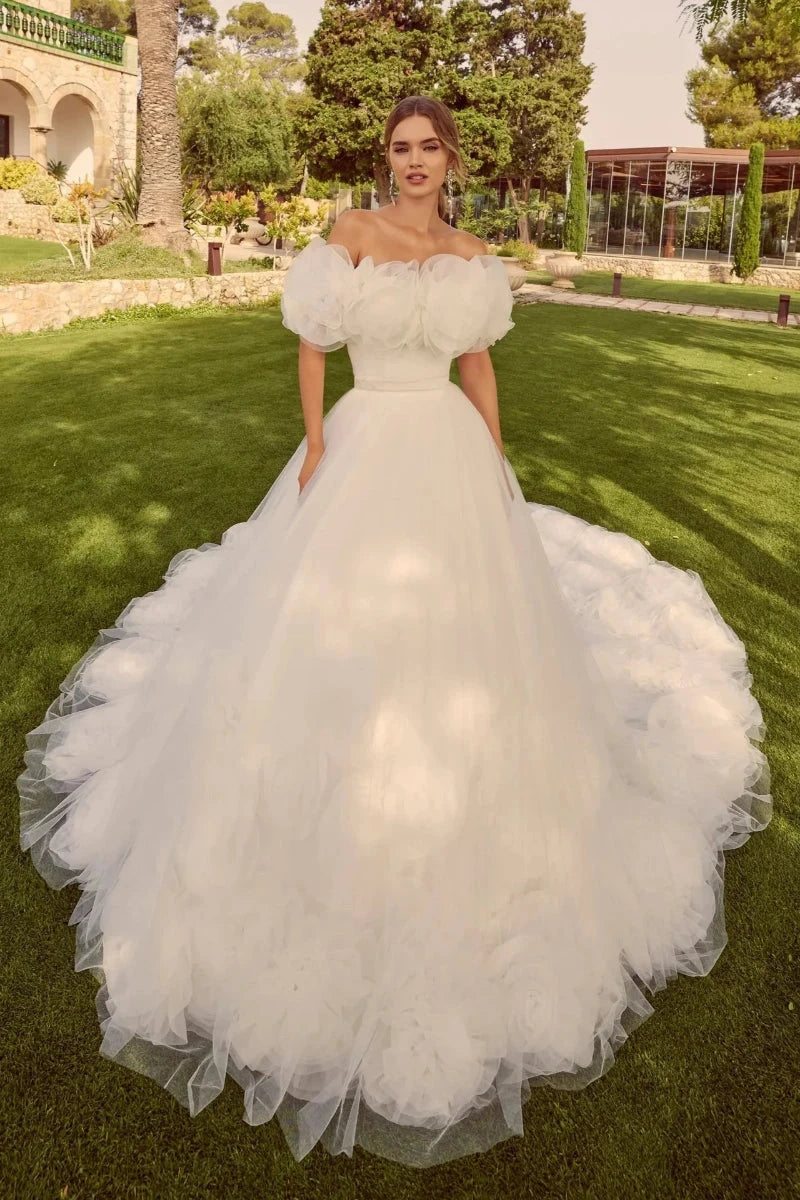 Abito da Sposa Principesco in Tulle con Dettagli Floreali 3D