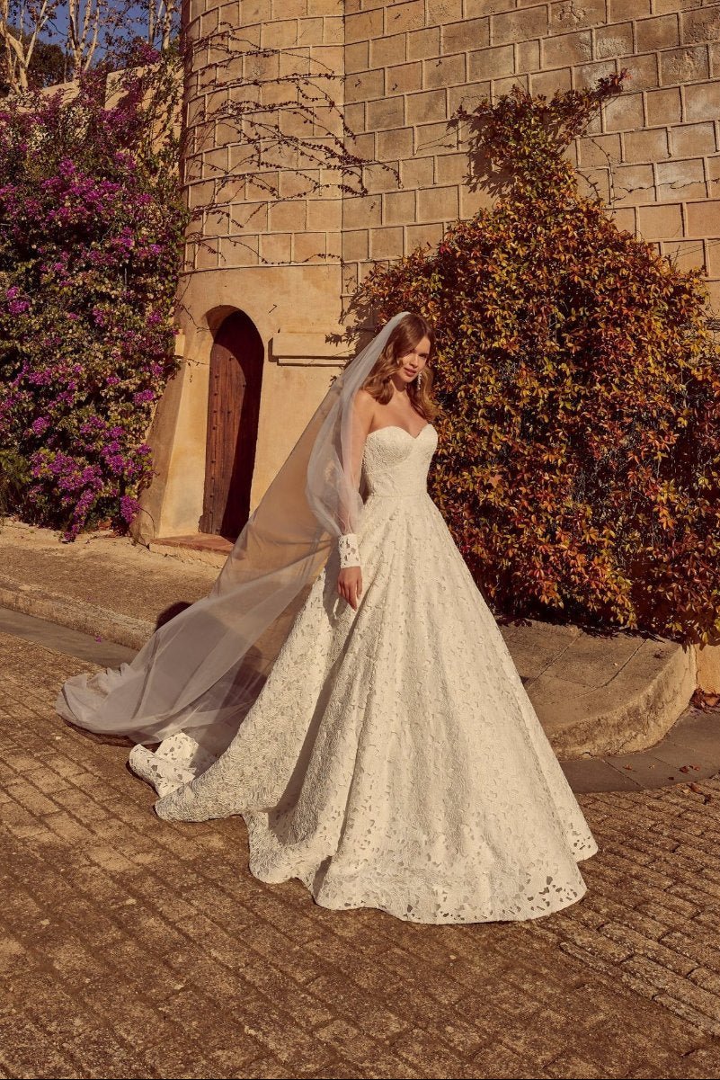 Princess Tulle Wedding Dress with Sweetheart Neckline
