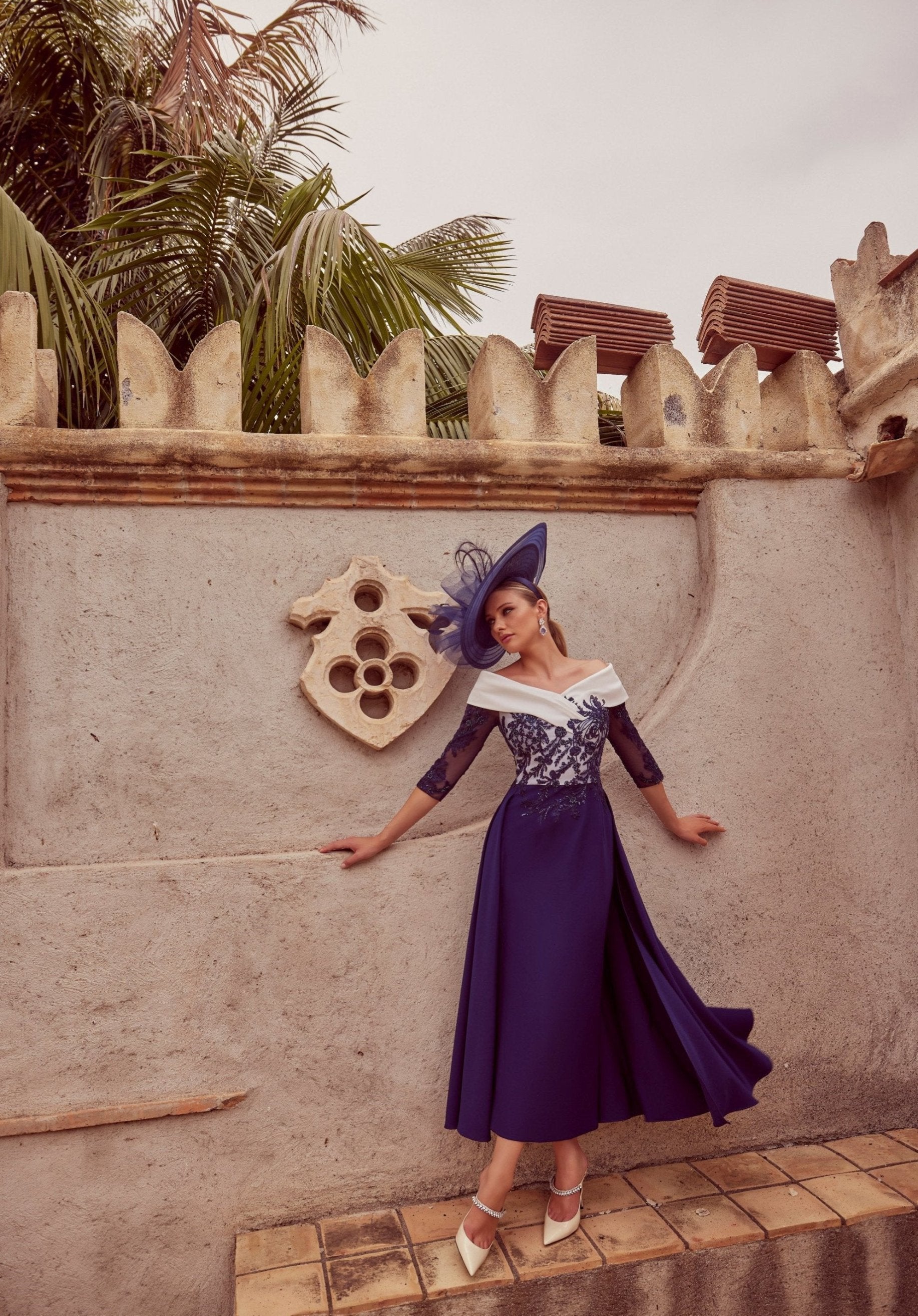 Crepe and Lace Midi Dress with Contrast Bodice and Pleated Skirt