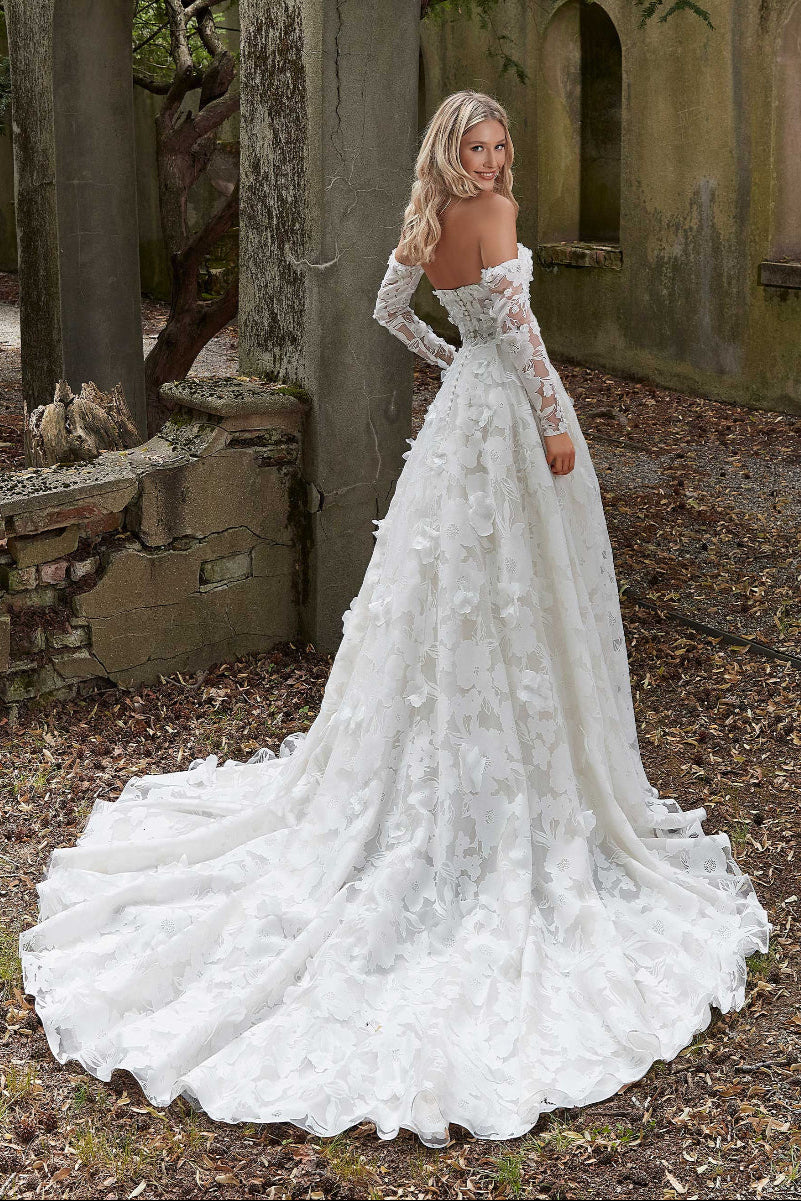 Abito da Sposa Poppy: Un'esplosione di fiori per un matrimonio da sogno