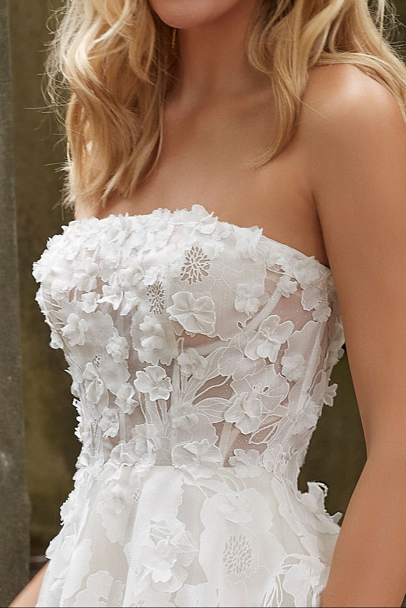 Abito da Sposa Poppy: Un'esplosione di fiori per un matrimonio da sogno