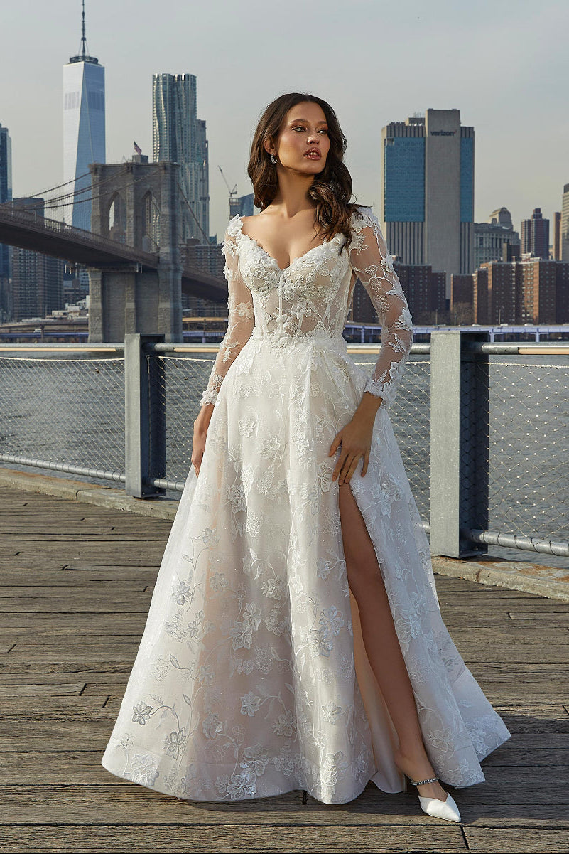 Stefani Wedding Dress: A Romantic Dream with Three-Dimensional Embroidery