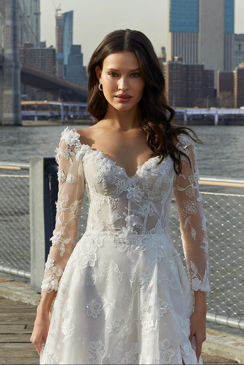 Stefani Wedding Dress: A Romantic Dream with Three-Dimensional Embroidery