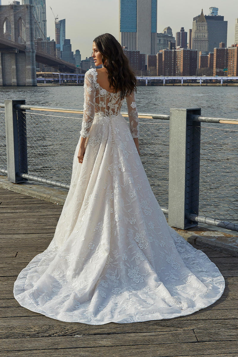 Stefani Wedding Dress: A Romantic Dream with Three-Dimensional Embroidery