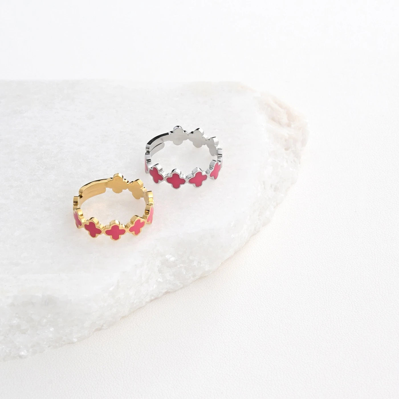 Anello regolabile acciaio trifogli rosa