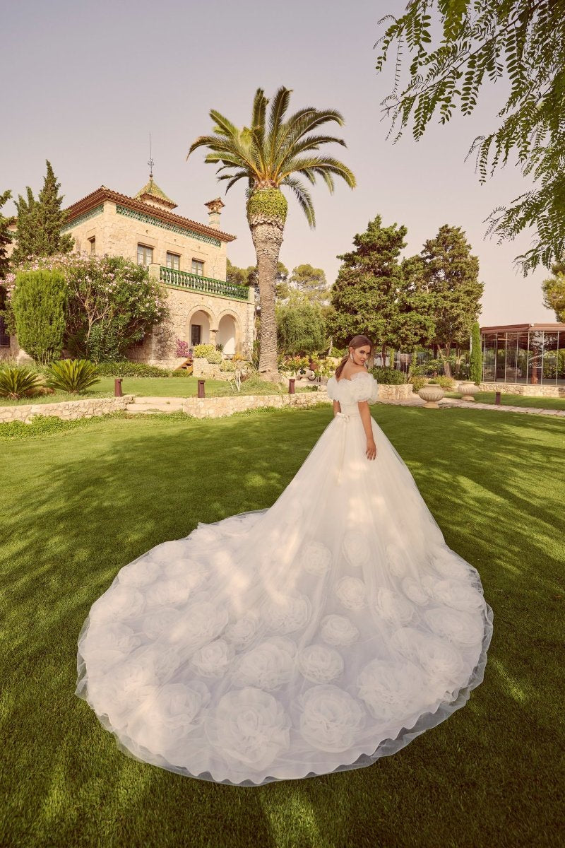 Abito da Sposa Principesco in Tulle con Dettagli Floreali 3D