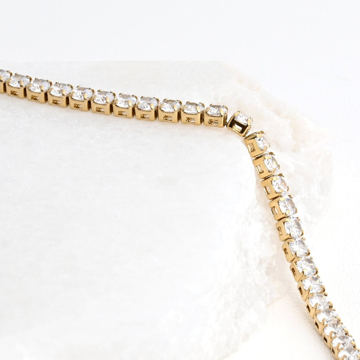 Collana rivière in acciaio con pietra