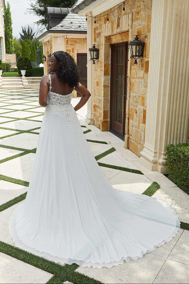 Abito da Sposa Nadette: Boho Chic e Romantico con un Tocco di Magia